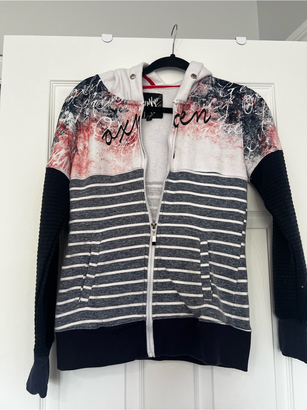 Oxygen Striped Zip-Up Hoodie in Black, Gray & White with Coral Accent size M